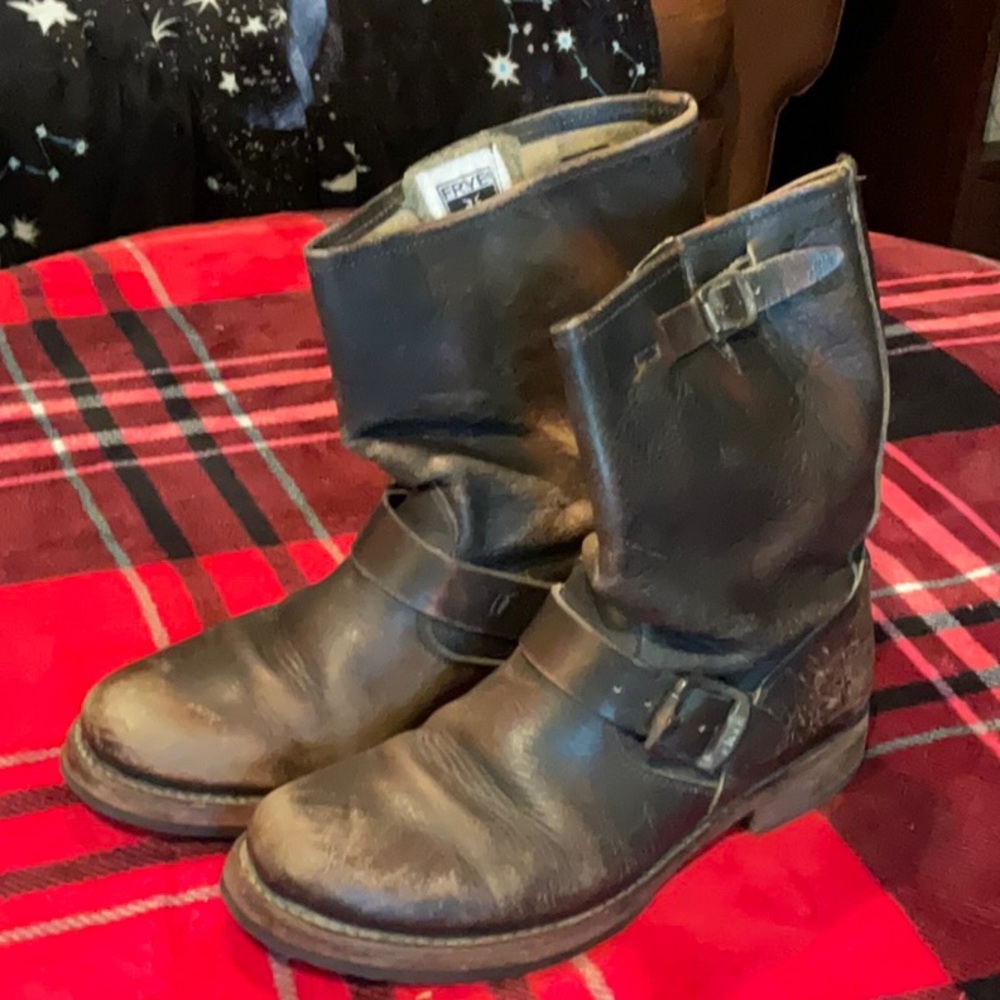 EUC Frye boots size 8